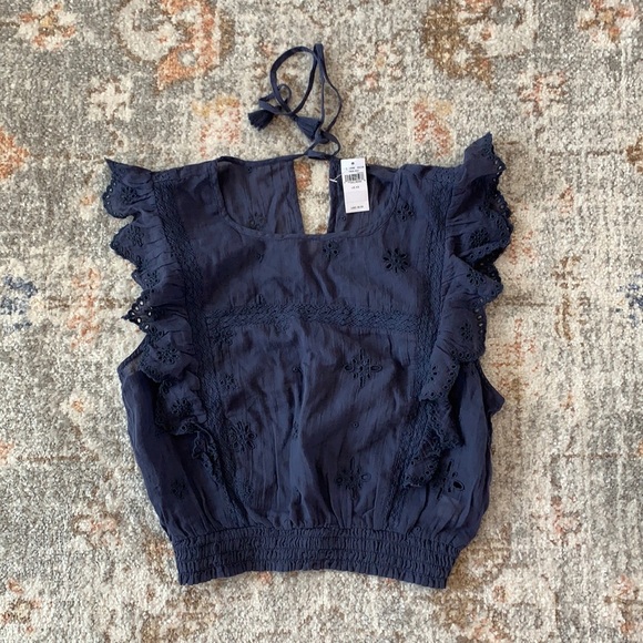 NWT AERIE navy broderie crop top with frill sleaves size xs with tie back - Picture 1 of 4